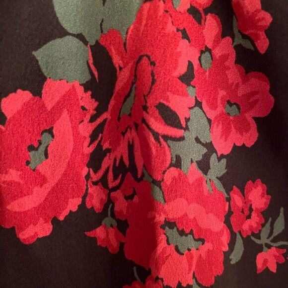 JB by Julie Brown Black and Red Flutter Sleeve Blouse - Picture 7 of 10